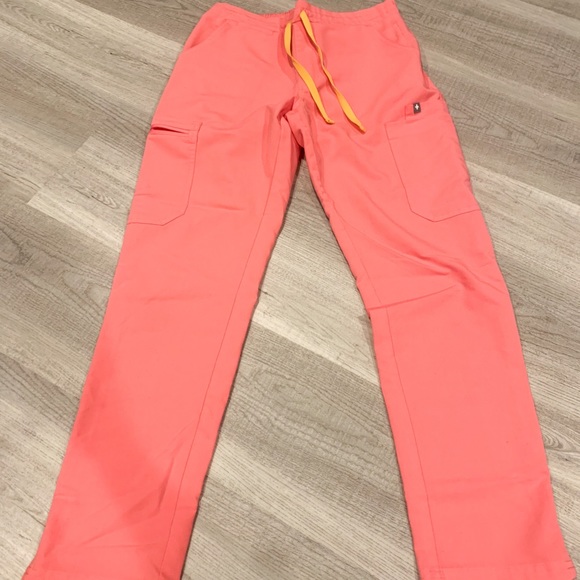 Figs neon pink scrub set. - Picture 3 of 6